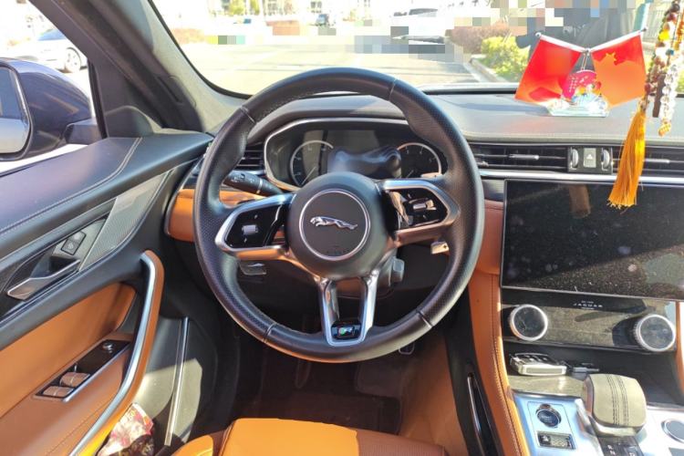 Used Jaguar F-PACE 2023 P250 R-Dynamic BLACK Steering Wheel