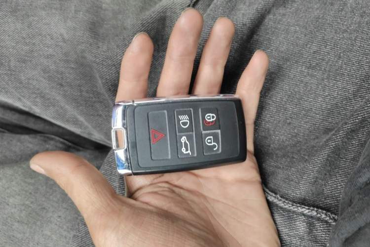 Used Jaguar F-PACE 2023 P250 R-Dynamic BLACK Vehicle Key
