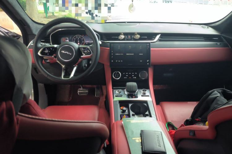 Used Jaguar F-PACE 2023 P400 SPORT Center Console
