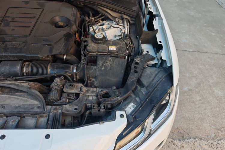Used Jaguar F-PACE 2023 P250 R-Dynamic BLACK Engine Bay Left