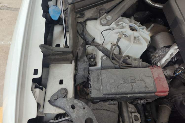 Used Jaguar F-PACE 2023 P250 R-Dynamic BLACK Engine Bay Right