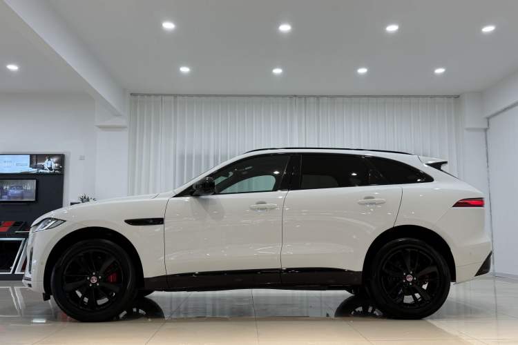 Used Jaguar F-PACE 2023 P250 R-Dynamic BLACK Exterior 2