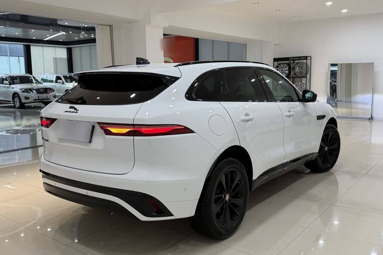 Used Jaguar F-PACE 2023 P250 R-Dynamic BLACK Exterior 4