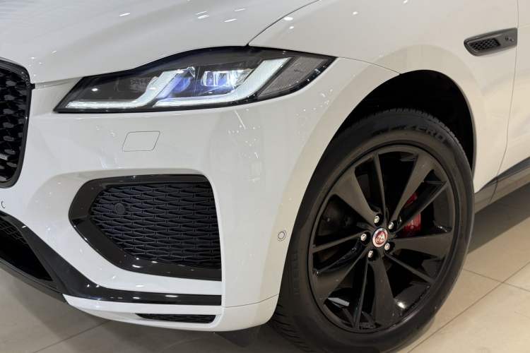 Used Jaguar F-PACE 2023 P250 R-Dynamic BLACK Exterior 6