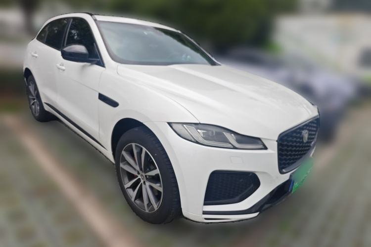 Used Jaguar F-PACE 2023 P250 R-Dynamic BLACK Front Right 45 Deg