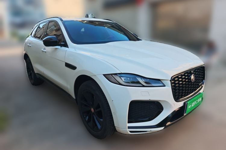 Used Jaguar F-PACE 2023 P250 R-Dynamic BLACK Front Right 45 Deg