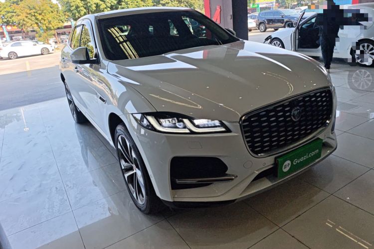 Used Jaguar F-PACE 2023 P250 HSE Front Right 45 Deg