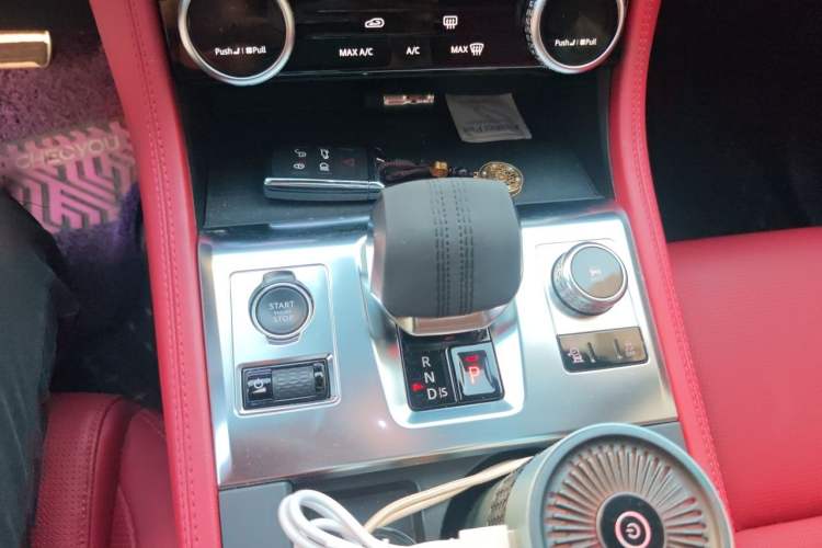 Used Jaguar F-PACE 2023 P250 R-Dynamic BLACK Gear Lever