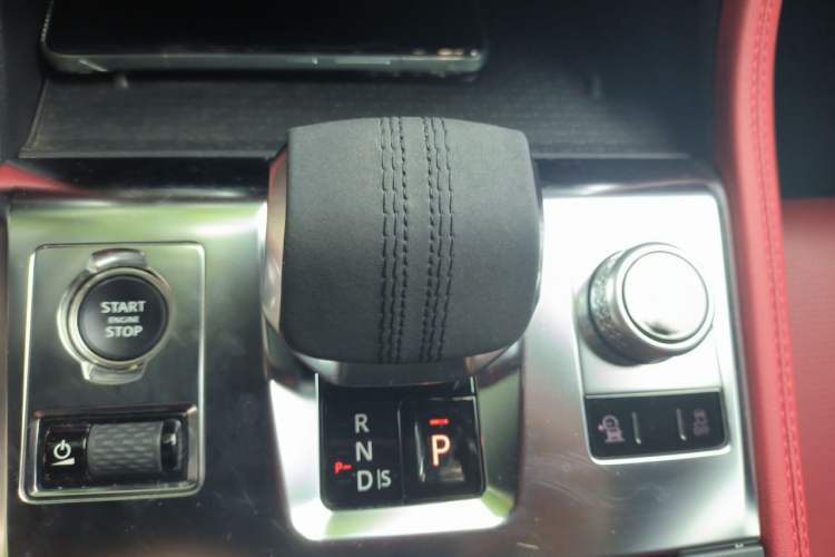 Used Jaguar F-PACE 2023 P400 SPORT Gear Lever