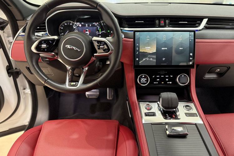 Used Jaguar F-PACE 2023 P250 R-Dynamic BLACK Interior 7