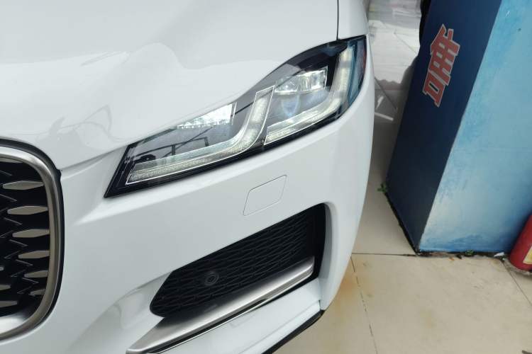 Used Jaguar F-PACE 2023 P250 HSE Left Front Headlight