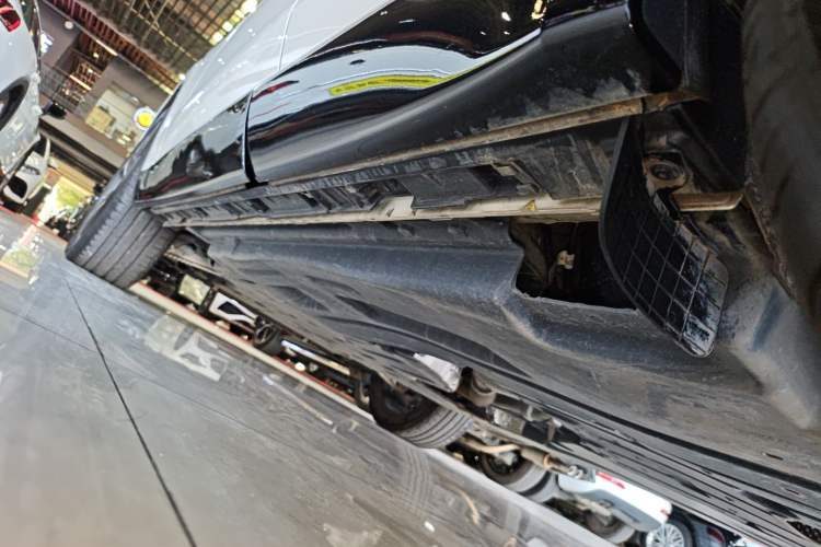 Used Jaguar F-PACE 2023 P250 HSE Left Side Sill