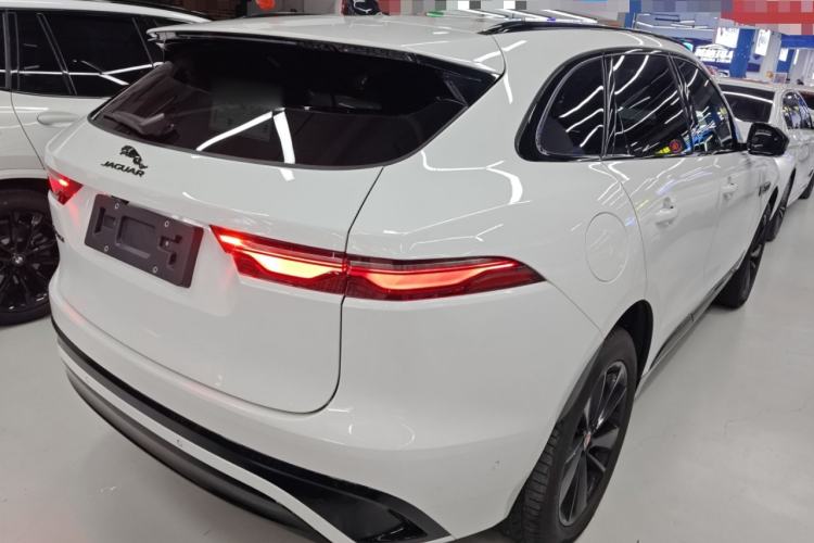 Used Jaguar F-PACE 2023 P250 R-Dynamic BLACK Rear Right 45 Deg