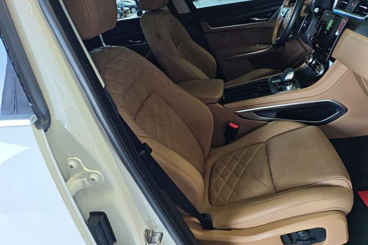 Used Jaguar F-PACE 2023 P250 HSE Right Front Seat