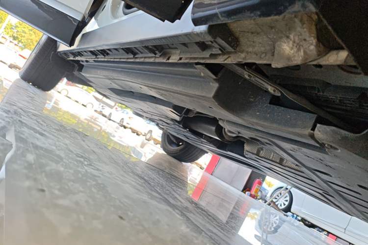 Used Jaguar F-PACE 2023 P250 HSE Right Side Sill
