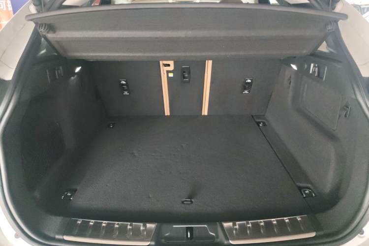 Used Jaguar F-PACE 2023 P250 HSE Trunk