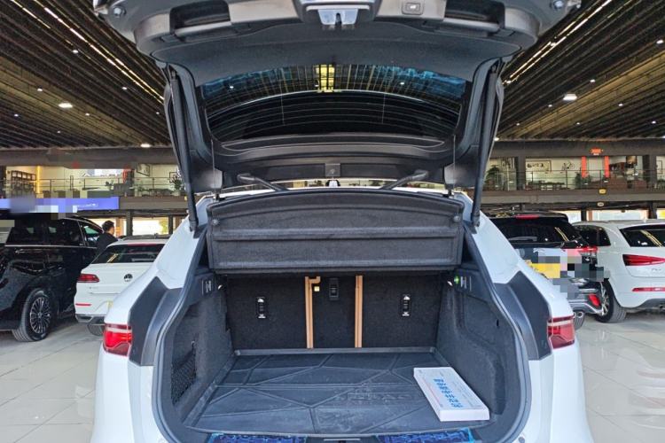 Used Jaguar F-PACE 2023 P250 HSE Trunk