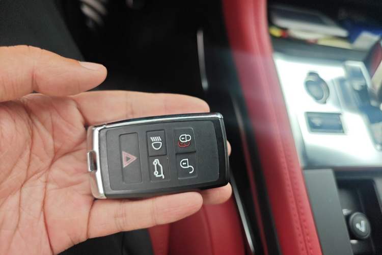 Used Jaguar F-PACE 2023 P250 R-Dynamic BLACK Vehicle Key