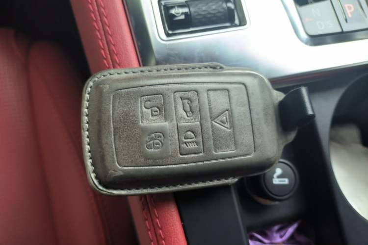 Used Jaguar F-PACE 2023 P400 SPORT Vehicle Key