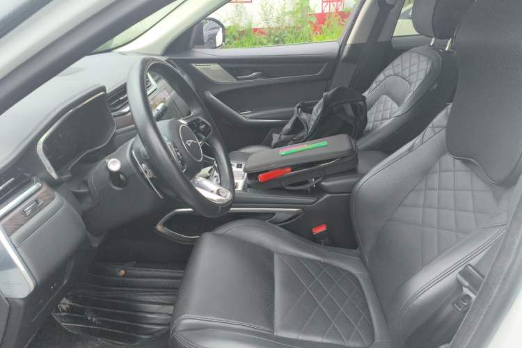 Used Jaguar F-PACE 2023 P250 HSE Left Front Seat
