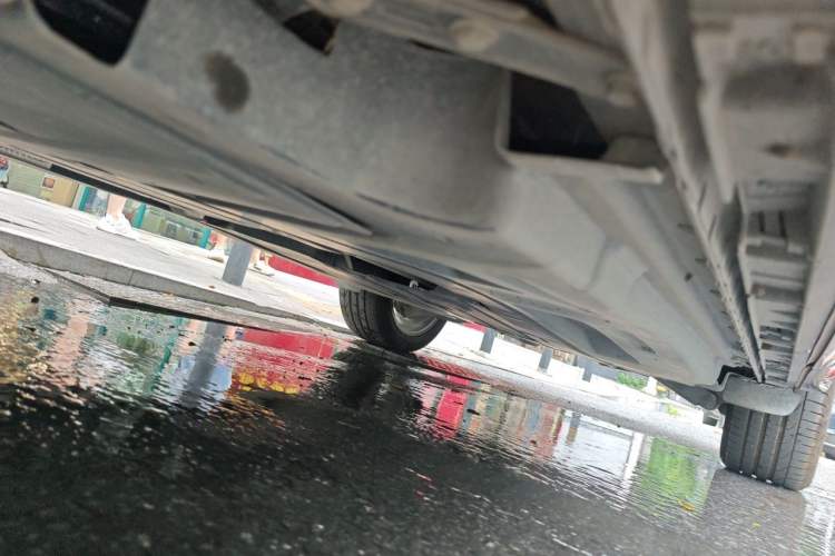 Used Jaguar F-PACE 2024 P250 R-Dynamic SE Chassis Front Left
