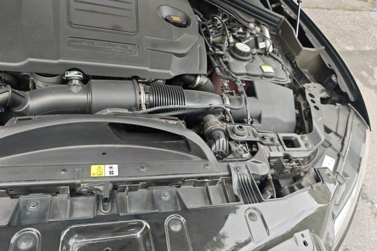 Used Jaguar F-PACE 2024 P250 R-Dynamic SE Engine Bay Left