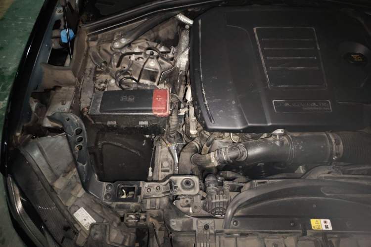 Used Jaguar F-PACE 2024 P250 R-Dynamic S Engine Bay Right