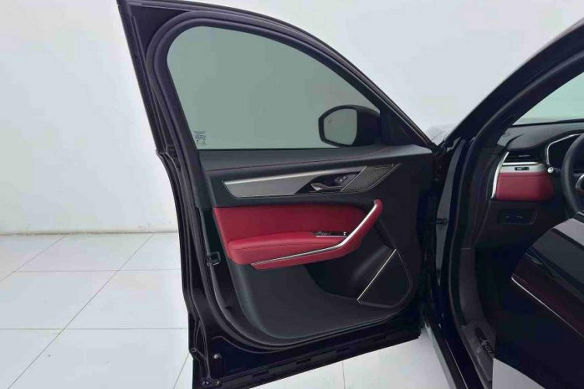 Used Jaguar F-PACE 2024 P250 R-Dynamic SE Exterior 2
