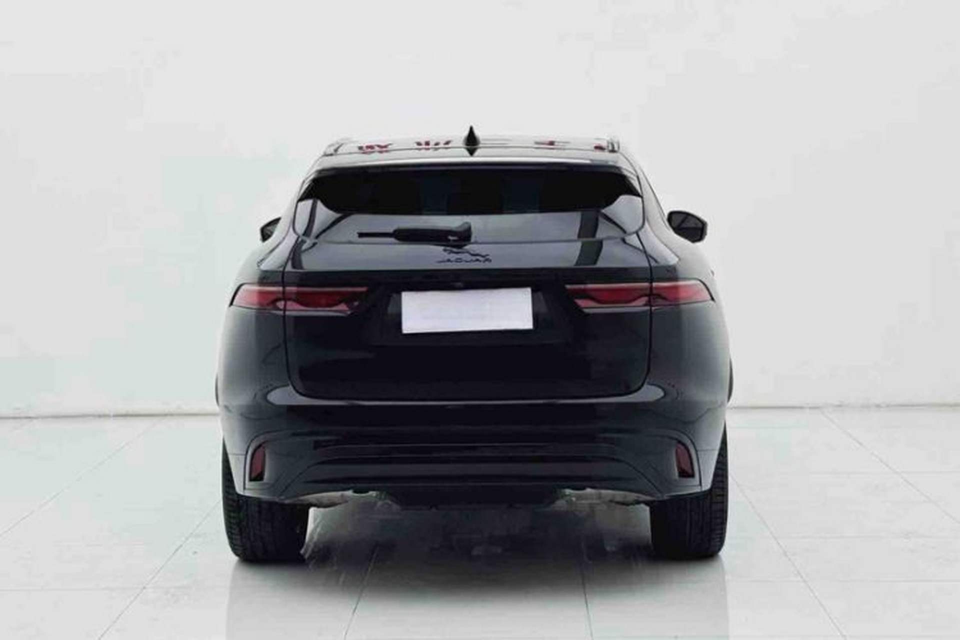 Used Jaguar F-PACE 2024 P250 R-Dynamic SE Exterior 9