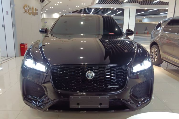 Used Jaguar F-PACE 2024 P250 R-Dynamic SE Front