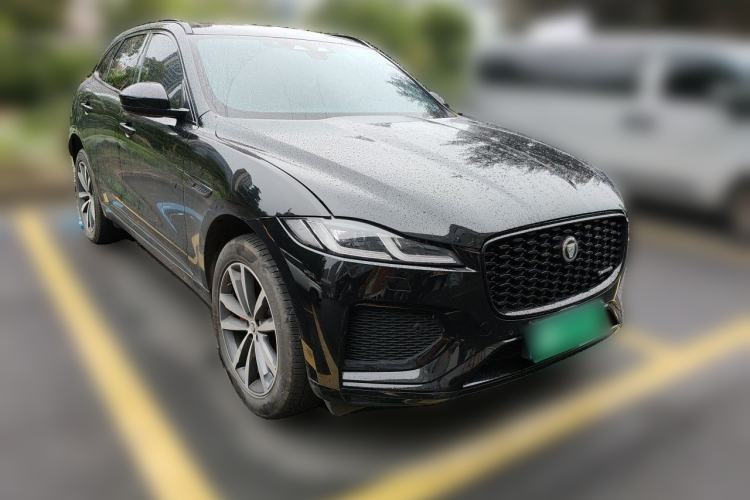 Used Jaguar F-PACE 2024 P250 R-Dynamic SE Front Right 45 Deg