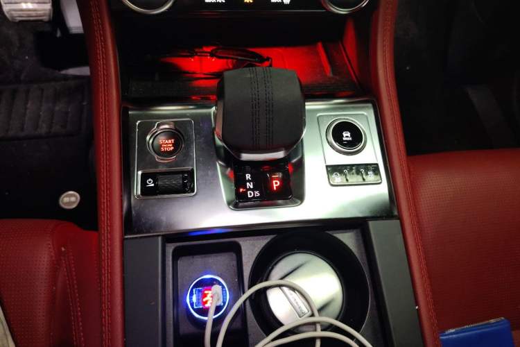 Used Jaguar F-PACE 2024 P250 R-Dynamic S Gear Lever