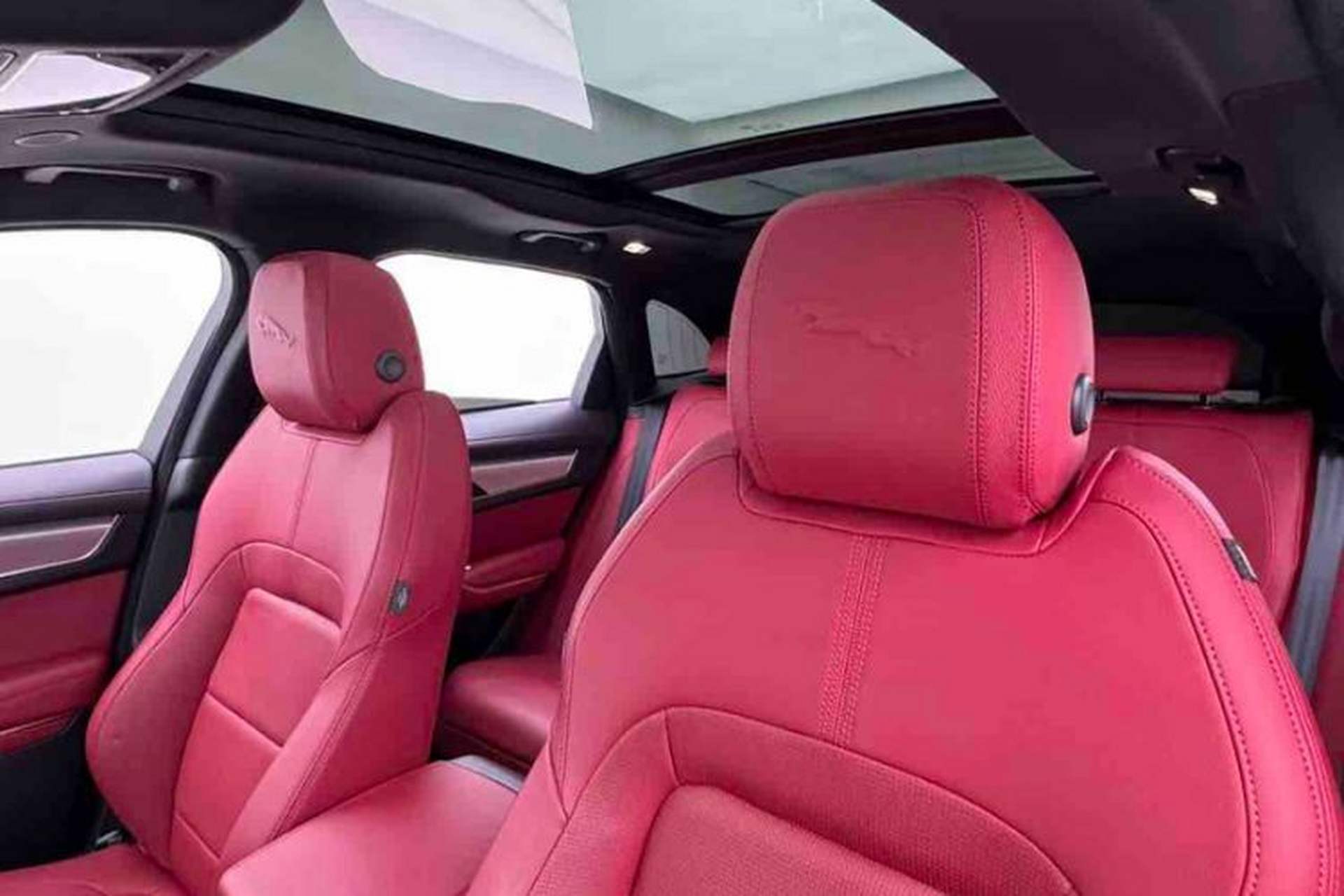 Used Jaguar F-PACE 2024 P250 R-Dynamic SE Interior 5