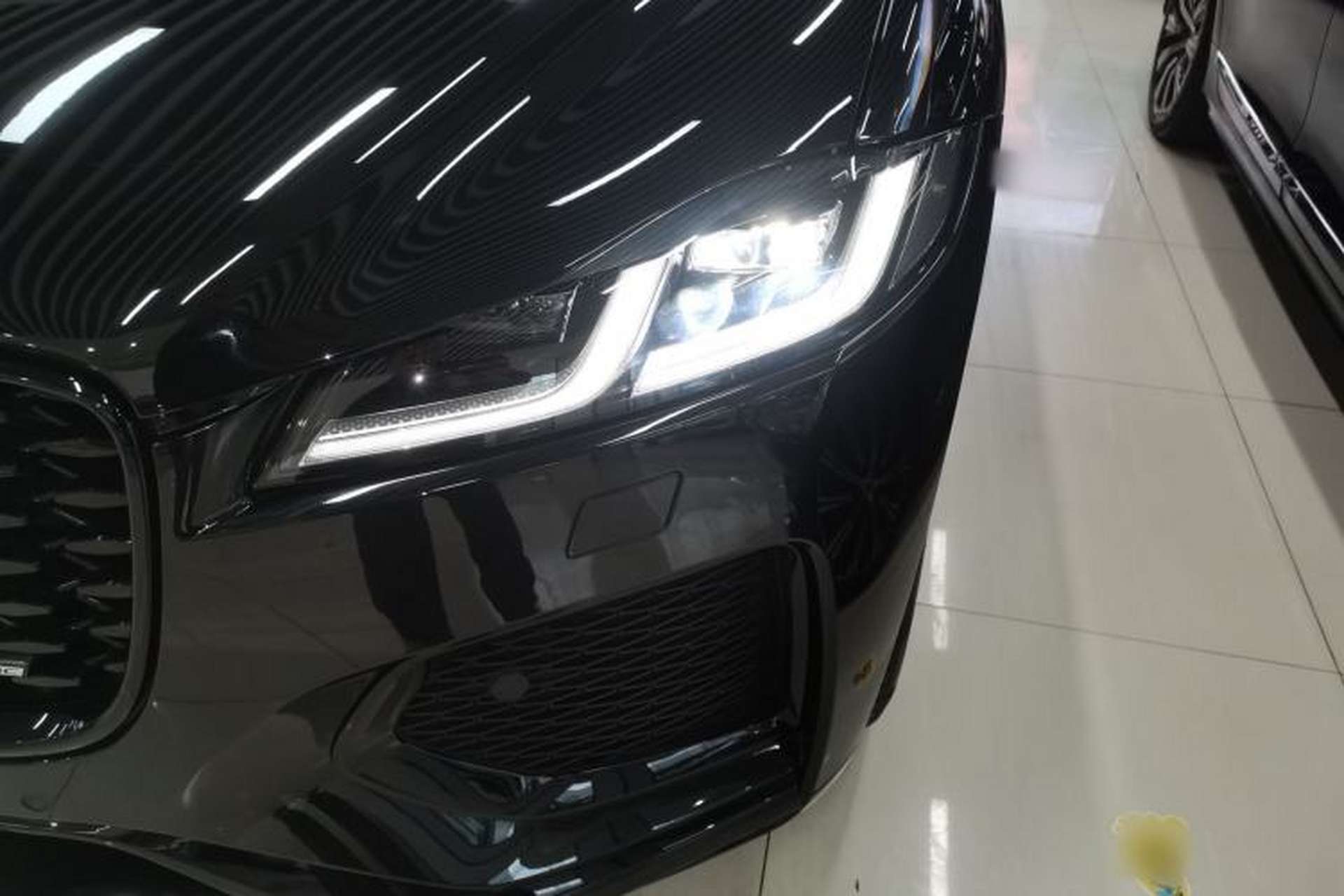 Used Jaguar F-PACE 2024 P250 R-Dynamic SE Left Front Headlight