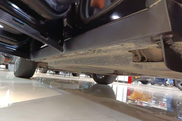 Used Jaguar F-PACE 2024 P250 R-Dynamic SE Left Side Sill