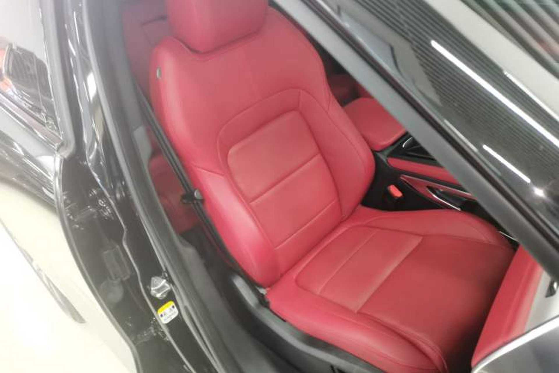 Used Jaguar F-PACE 2024 P250 R-Dynamic SE Right Front Seat