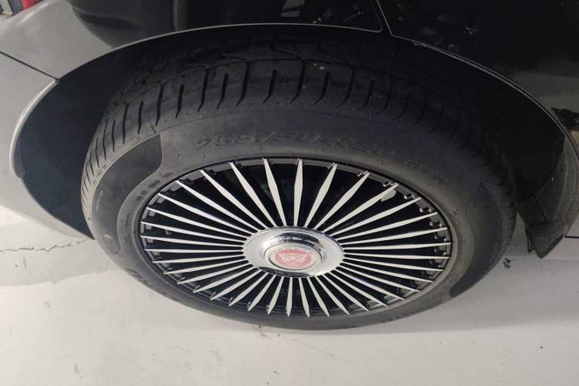 Used Jaguar F-PACE 2024 P250 R-Dynamic SE Right Rear Wheel Hub