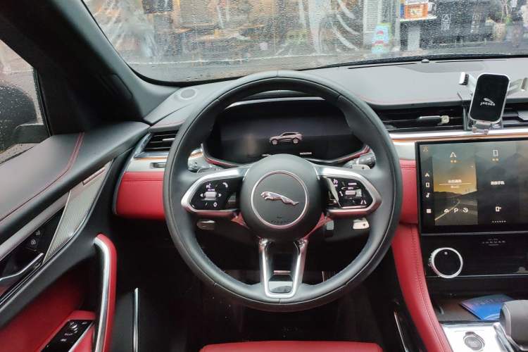 Used Jaguar F-PACE 2024 P250 R-Dynamic SE Steering Wheel