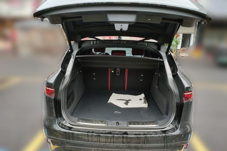 Used Jaguar F-PACE 2024 P250 R-Dynamic SE Trunk