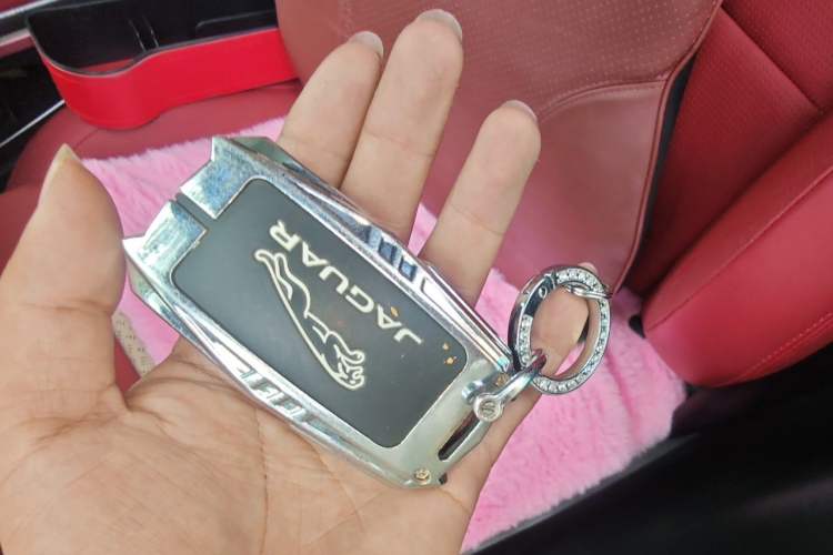 Used Jaguar F-PACE 2024 P250 R-Dynamic SE Vehicle Key