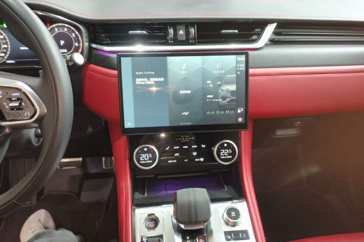 Used Jaguar F-PACE 2024 P250 R-Dynamic HSE Audio And AC Panel