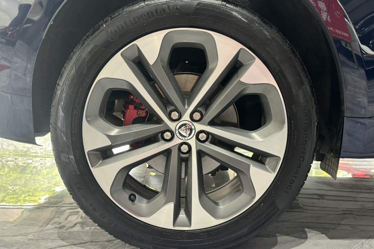 Used Jaguar F-PACE 2024 P250 R-Dynamic HSE Exterior 9