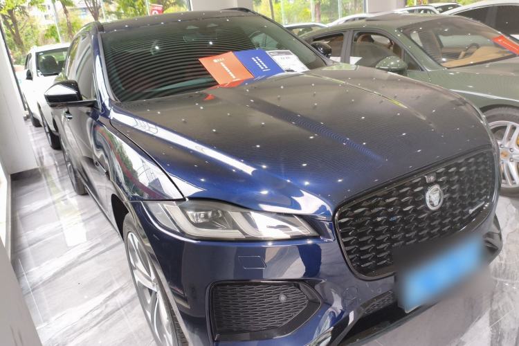 Used Jaguar F-PACE 2024 P250 R-Dynamic HSE Front Right 45 Deg