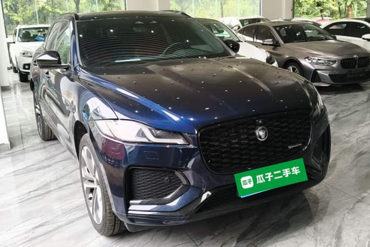 Used Jaguar F-PACE 2024 P250 R-Dynamic HSE Front Right 45 Deg