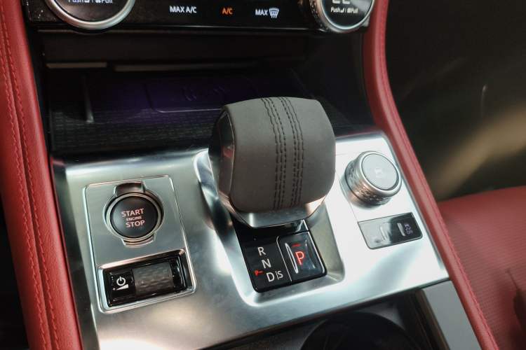 Used Jaguar F-PACE 2024 P250 R-Dynamic HSE Gear Lever