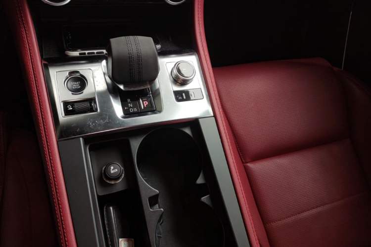 Used Jaguar F-PACE 2024 P250 R-Dynamic HSE Gear Lever