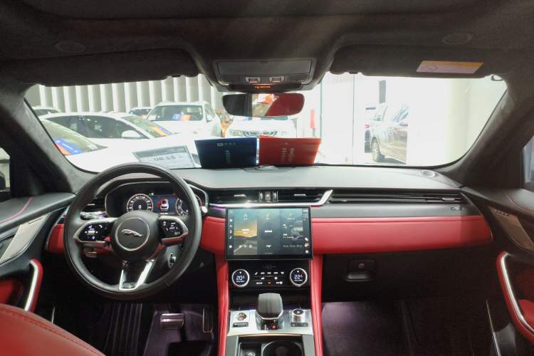 Used Jaguar F-PACE 2024 P250 R-Dynamic HSE Headliner