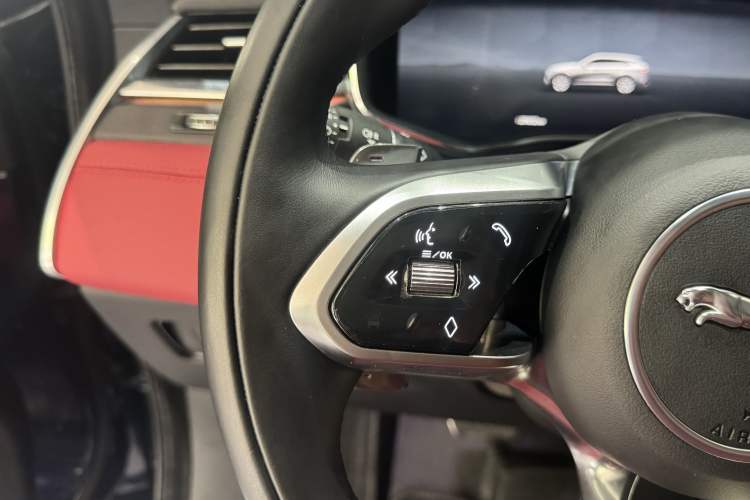 Used Jaguar F-PACE 2024 P250 R-Dynamic HSE Interior 7