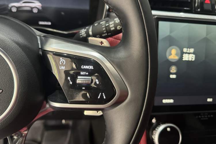 Used Jaguar F-PACE 2024 P250 R-Dynamic HSE Interior 8
