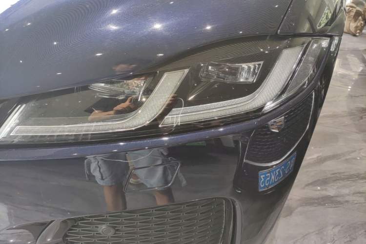 Used Jaguar F-PACE 2024 P250 R-Dynamic HSE Left Front Headlight